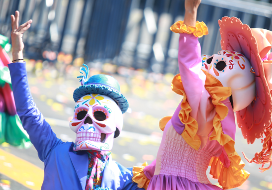 Celebrando la vida fue uno de los temas centrales del Desfile Internacional de Día de Muertos 2021. Foto EE: Eric Lugo