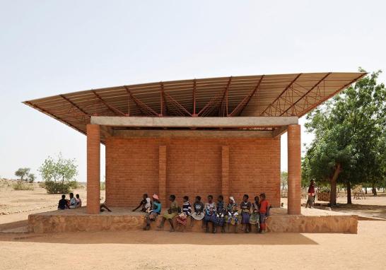 Escuela Primaria de Gando, en Burkina Faso (2001).