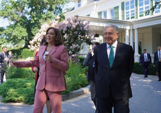 La vicepresidenta de Estados Unidos, Kamala Harris, y el presidente de México Andrés Manuel López Obrador. Foto: Cortesía Presidencia