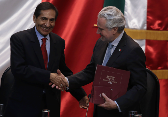 Rogelio Ramírez de la O, secretario de Hacienda y Crédito Público y Santiago Cree, presidente de la Mesa Directiva de la Cámara de Diputados. Foto EE: Eric Lugo