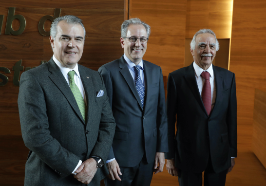 Francisco Cervantes, presidente del CCE; Antonio del Valle Perochena, presidente del CMN y Rolando Vega Saenz, próximo líder del Consejo Mexicano de Negocios. Foto EE: Eric Lugo