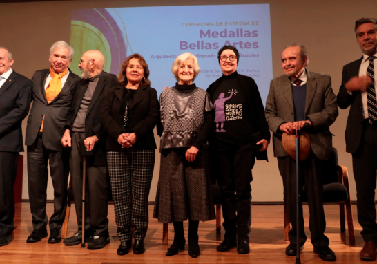 Galardonados en la ceremonia de entrega de la Medalla Bellas Artes correspondientes a 2020, 2021 y 2022. Foto EE: Rosario Servin