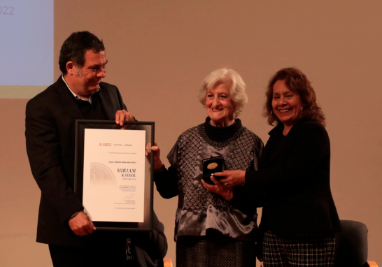 La curadora y museógrafa, Miriam Kaiser, fue reconocida con la Medalla Bellas Artes. Foto EE: Rosario Servin