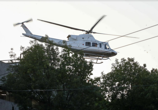 Helicóptero donde habría sido llevado el hijo de Joaquín "El Chapo" Guzmán hacia el penal del Altiplano.