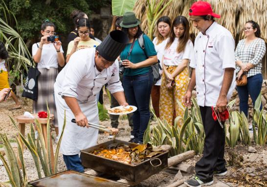 El Museo de la Gastronomía Yucateca es un concepto único  en la Ciudad de Mérida que muestra un fragmento de la historia del pueblo Maya a través de los sabores y olores de nuestra famosa gastronomía Yucateca.