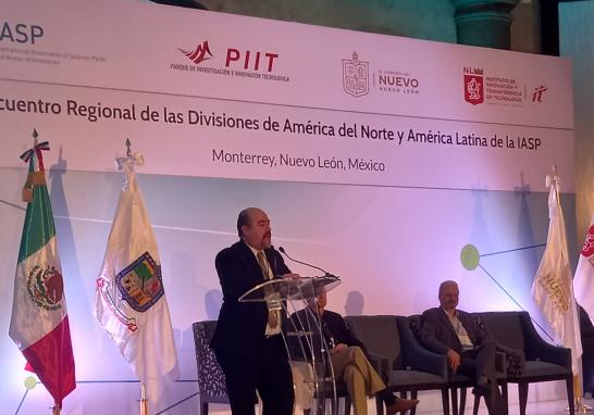 El director ejecutivo del I2T2 de Nuevo León en Encuentro Regional de las Divisiones de América del Norte y AL de la IASP. Foto EE: Lourdes Flores