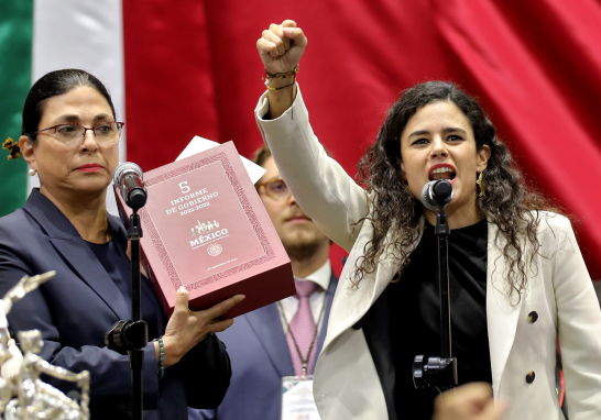 La secretaria de Gobernación, Luisa María Alcalde acudió a San Lázaro para entregar el Quinto Informe de Gobierno del presidente Andrés Manuel López Obrador. Foto EE: Hugo Salazar