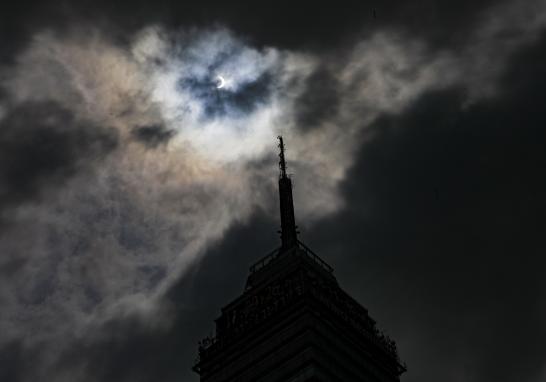 Eclipse solar anular 2023 en la CDMX. Foto EE: Eric Lugo.