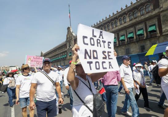 Los trabajadores del Poder Judicial federal buscan frenar la extinción de 13 de 14 fideicomisos judiciales que representan aproximadamente 15,000 millones de pesos, bajo el argumento de que se afectarán sus ingresos y derechos laborales. Foto: Eric Lugo.