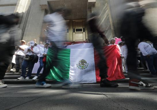 Los trabajadores del Poder Judicial federal buscan frenar la extinción de 13 de 14 fideicomisos judiciales que representan aproximadamente 15,000 millones de pesos, bajo el argumento de que se afectarán sus ingresos y derechos laborales. Foto: Eric Lugo.