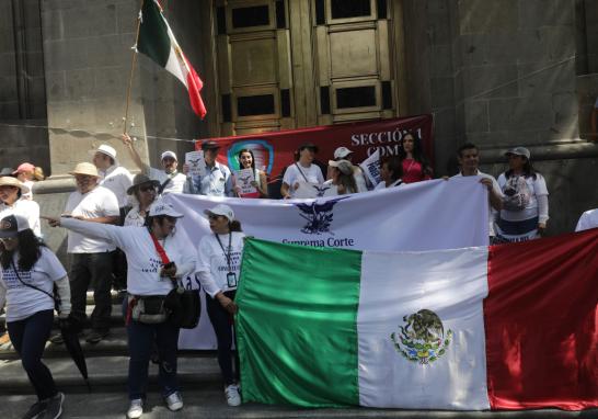 Los trabajadores del Poder Judicial federal buscan frenar la extinción de 13 de 14 fideicomisos judiciales que representan aproximadamente 15,000 millones de pesos, bajo el argumento de que se afectarán sus ingresos y derechos laborales. Foto: Eric Lugo.