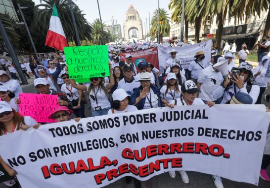 Los trabajadores del Poder Judicial federal buscan frenar la extinción de 13 de 14 fideicomisos judiciales que representan aproximadamente 15,000 millones de pesos, bajo el argumento de que se afectarán sus ingresos y derechos laborales. Foto: Eric Lugo.