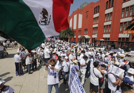 Los trabajadores del Poder Judicial federal buscan frenar la extinción de 13 de 14 fideicomisos judiciales que representan aproximadamente 15,000 millones de pesos, bajo el argumento de que se afectarán sus ingresos y derechos laborales. Foto: Eric Lugo.