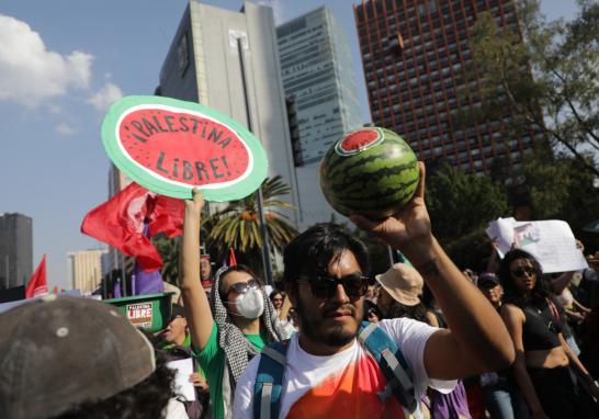 Los manifestantes salieron del Ángel de la Independencia y concluyeron su marcha en el Monumento a la Revolución. Foto EE: Eric Lugo.