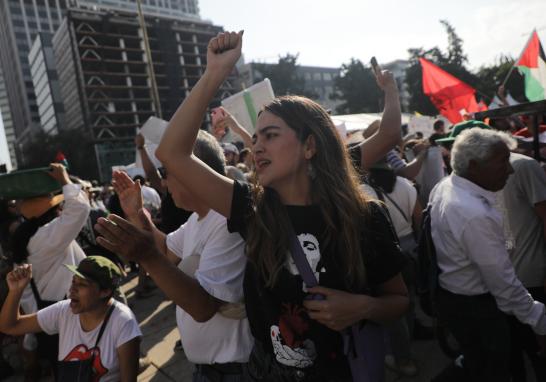 Los manifestantes salieron del Ángel de la Independencia y concluyeron su marcha en el Monumento a la Revolución. Foto EE: Eric Lugo.