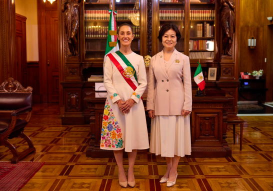 Claudia Sheinbaum compartió fotografías con algunos de los invitados internacionales que acudieron a su toma de posesión como Presidenta de México.