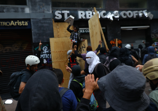 Marcha para conmemorar el 56 aniversario de la matanza de Tlatelolco el 2 de octubre de 1968.