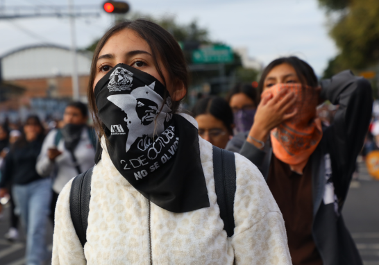 Marcha para conmemorar el 56 aniversario de la matanza de Tlatelolco el 2 de octubre de 1968.