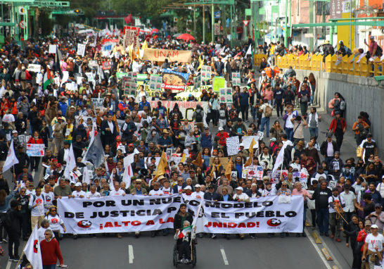 Marcha para conmemorar el 56 aniversario de la matanza de Tlatelolco el 2 de octubre de 1968.