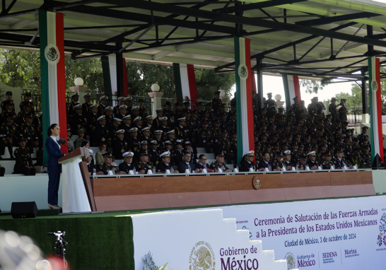 Claudia Sheinbaum anunció que en su gestión se buscará garantizar que el salario mínimo de soldados, marinos y efectivos de la Guardia Nacional sea equivalente de manera progresiva al salario promedio del IMSS.