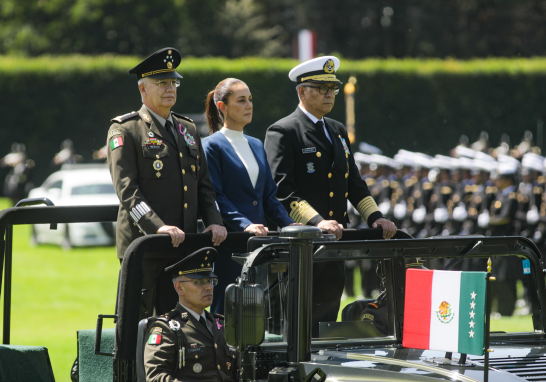 Salutación a Claudia Sheinbaum de parte de las Fuerzas Armadas y de la Guardia Nacional.