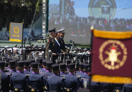 Salutación a Claudia Sheinbaum de parte de las Fuerzas Armadas y de la Guardia Nacional.