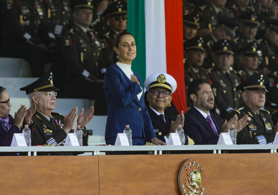 Salutación a Claudia Sheinbaum de parte de las Fuerzas Armadas y de la Guardia Nacional.