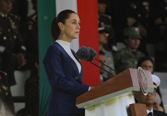 Salutación a Claudia Sheinbaum de parte de las Fuerzas Armadas y de la Guardia Nacional.