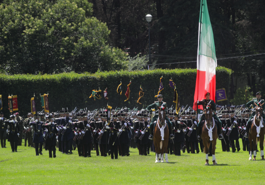 Salutación a Claudia Sheinbaum de parte de las Fuerzas Armadas y de la Guardia Nacional.