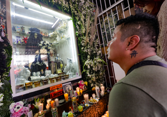 Altar a la Santa Muerte en el Barrio de Tepito.