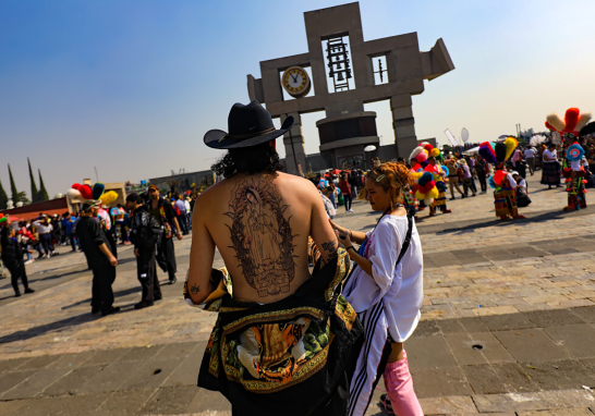 Millones de fieles visitaron la Basílica de Guadalupe, para cantar las mañanitas a la virgen.