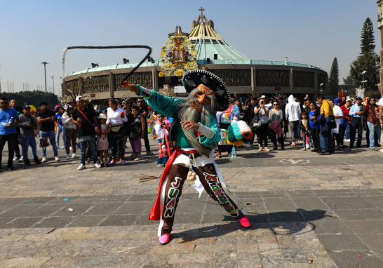 Millones de fieles visitaron la Basílica de Guadalupe, para cantar las mañanitas a la virgen.