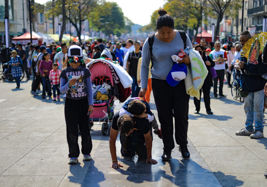 Millones de fieles visitaron la Basílica de Guadalupe, para cantar las mañanitas a la virgen.