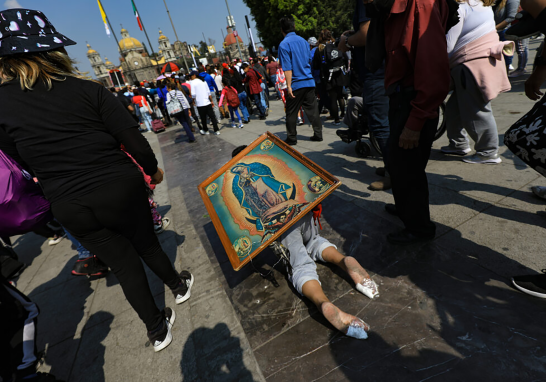 Millones de fieles visitaron la Basílica de Guadalupe, para cantar las mañanitas a la virgen.