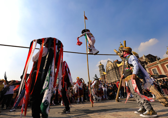 Millones de fieles visitaron la Basílica de Guadalupe, para cantar las mañanitas a la virgen.