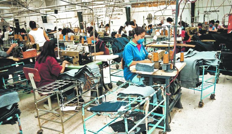 Empresas encuestadas reportaron que no cuentan con alternativas viables de proveeduría nacional para los insumos afectados por el decreto, lo que pone en riesgo la continuidad de sus operaciones, especialmente en la frontera Norte, Bajío, Centro y Sureste del país. Foto: Cuartoscuro