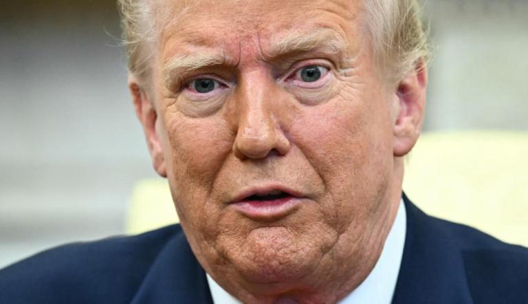 El presidente de Estados Unidos, Donald Trump, prometió este miércoles responder a la amenaza de la Unión Europea de imponer contraaranceles por 26,000 millones de euros (unos 28,000 millones de dólares) a partir de abril, después de que aplicó gravámenes generales a las importaciones de acero y aluminio.
Para más información del tema, visita: https://www.eleconomista.com.mx/empresas/trump-amenaza-responder-aranceles-contraaranceles-ue-20250312-750207.html
¡Síguenos en nuestras redes sociales para mantenerte informado!
Twitter: https://twitter.com/eleconomista
Facebook: https://www.facebook.com/ElEconomista.mx
Instagram: https://www.instagram.com/eleconomistamx
LinkedIn: https://www.linkedin.com/company/el-economista/
#ElEconomista #EETV