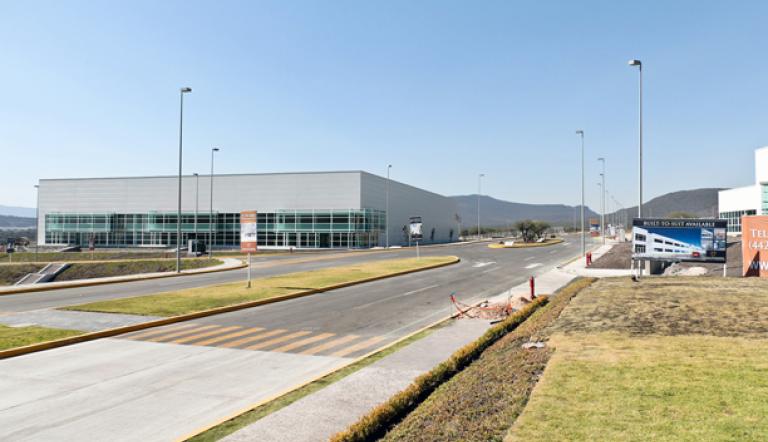 Desarrollar parques industriales y mejorar servicios en Puebla ...