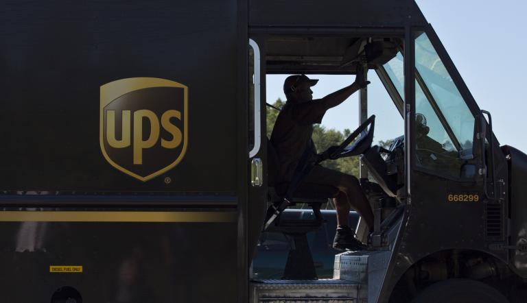 UPS planea recortar 20,000 empleos en todo el mundo este 2025