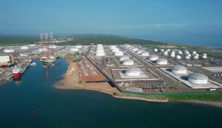 Este complejo tendrá una capacidad de procesamiento de 340,000 barriles por día. Foto EE: Especial / Captura de video