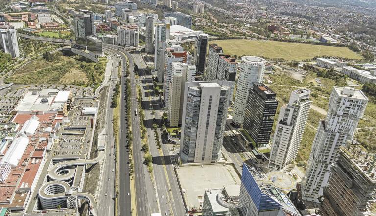 La verticalidad en las ciudades es una de los retos que tiene el sector inmobiliario. Foto: Shutterstock.