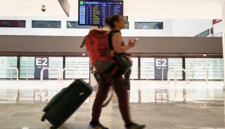 Horarios de aterrizaje y despegue (slots) en el AICM. Foto EE: Cortesía.