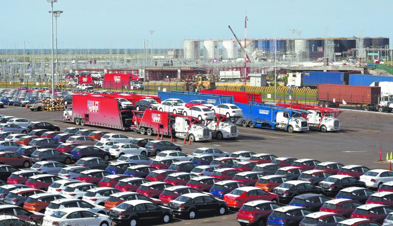 Las exportaciones automotrices representan una parte sustancial de los envíos mexicanos a EU y ejemplifican la alta integración regional. Foto: AFP