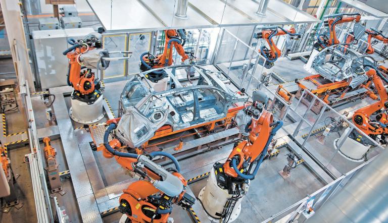 Las compañías de la industria automotriz ajustan constantemente sus estrategias para satisfacer sus requerimientos de personal.