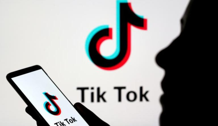 La red social TikTok está despidiendo a cientos de empleados de su plantilla global, incluido un gran número de personal en Malasia, informó la compañía este viernes, a medida que cambia su enfoque hacia un mayor uso de la inteligencia artificial (IA) en la moderación de contenidos.
Para más información del tema, visita: https://www.eleconomista.com.mx/tecnologia/tiktok-recorta-cientos-puestos-moderacion-contenidos-nivel-global-giro-ia-20241011-729658.html
Twitter: https://twitter.com/eleconomista
Sitio web: https://www.eleconomista.com.mx/
Facebook: https://www.facebook.com/ElEconomista.mx
#ElEconomista #CapitalHumano #EETV
