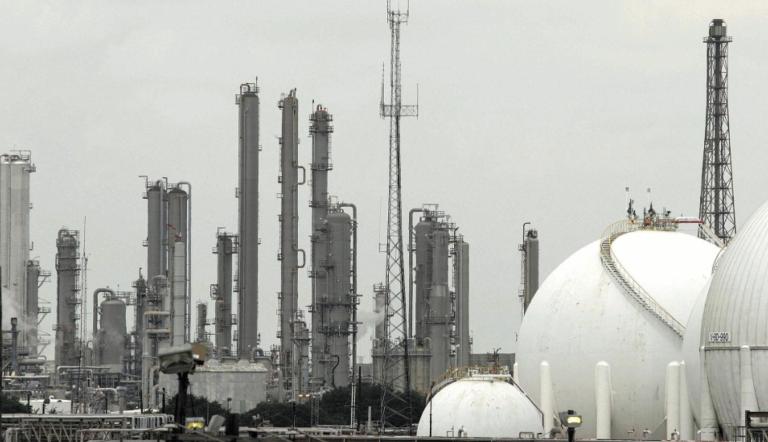 Los tres trabajadores afirmaron en la demanda que Petróleos Mexicanos no mantuvo, controló, supervisó la refinería ni proporcionó condiciones de trabajo seguras dentro de la planta.
Para más información del tema, visita: https://www.eleconomista.com.mx/empresas/tres-trabajadores-demandan-pemex-lesiones-fuga-refineria-deer-park-20241014-729975.html
¡Síguenos en nuestras redes sociales para mantenerte informado!
Twitter: https://twitter.com/eleconomista
Facebook: https://www.facebook.com/ElEconomista.mx
Instagram: https://www.instagram.com/eleconomistamx
LinkedIn: https://www.linkedin.com/company/el-economista/
#ElEconomista #EETV