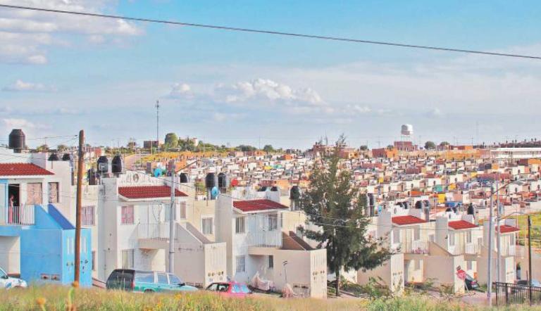 A unas semanas de haber iniciado su gobierno, la presidenta Claudia Sheinbaum Pardo presentó los detalles de la política que marcará el rumbo habitacional del país durante su sexenio, con un objetivo clave, que es el de brindar vivienda de bajo costo a las personas que más lo necesiten.
Para más información del tema, visita: https://www.eleconomista.com.mx/econohabitat/vivienda-costo-estara-dividida-politica-habitacional-claudia-sheinbaum-20241014-729991.html
¡Síguenos en nuestras redes sociales para mantenerte informado!
Twitter: https://twitter.com/eleconomista
Facebook: https://www.facebook.com/ElEconomista.mx
Instagram: https://www.instagram.com/eleconomistamx
LinkedIn: https://www.linkedin.com/company/el-economista/
#ElEconomista #EETV