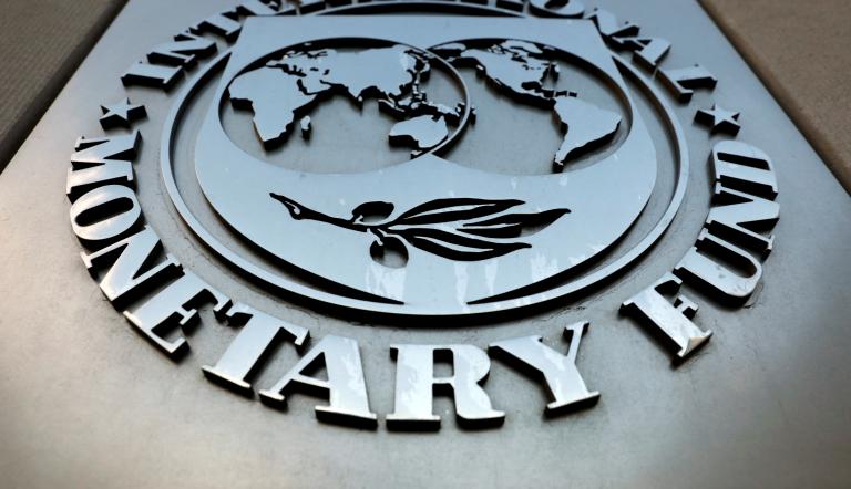Logo del Fondo Monetario Internacional en su sede en Washington, D.C. Foto: Reuters