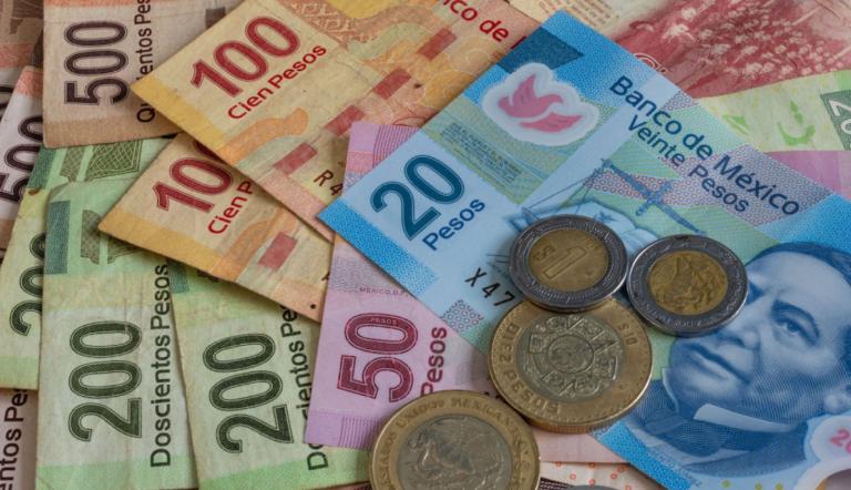 La divisa local recuperó terreno tras haber tocado el viernes su peor nivel frente al dólar estadounidenses en más de dos años.
Para más información del tema, visita: https://www.eleconomista.com.mx/mercados/precio-dolar-hoy-4-noviembre-2024-cerro-20241104-732778.html
¡Síguenos en nuestras redes sociales para mantenerte informado!
Twitter: https://twitter.com/eleconomista
Facebook: https://www.facebook.com/ElEconomista.mx
Instagram: https://www.instagram.com/eleconomistamx
LinkedIn: https://www.linkedin.com/company/el-economista/
#ElEconomista #EETV