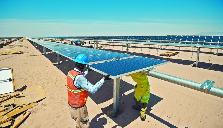 La planta fotovoltaica en Viesca es la instalación de energía solar más grande del continente americano. / AFP PHOTO / Alfredo ESTRELLA